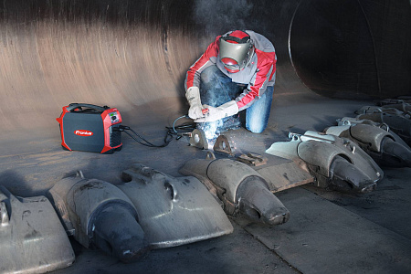 Аккумуляторный сварочный аппарат FRONIUS AccuPocket 150/400